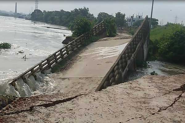 সাভারে ব্রীজ ধস, দুর্ভোগে ২৯ গ্রামের বাসিন্দা