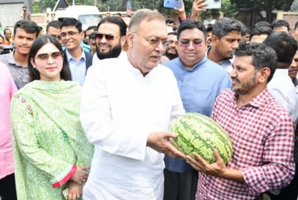 কৃষকের দামে তরমুজ বিক্রি সিন্ডিকেট ভাঙার একটি বড় উদ্যোগ : কৃষিমন্ত্রী

