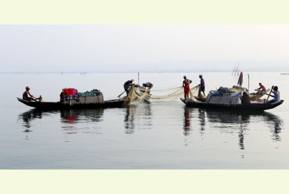 কাপ্তাই হ্রদে মাছ ধরায় তিন মাসের নিষেধাজ্ঞা