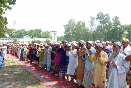 লালমনিরহাটে বৃষ্টির জন্য ইসতিসকার নামাজ