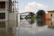 বৃষ্টিতে বিধ্বস্ত কারাগার থেকে পালালেন ১১৮ কয়েদি