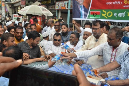 সরকার লুটেরাদের ধরছে না, ধরছে গণতন্ত্রকামী জনতাকে : সালাম