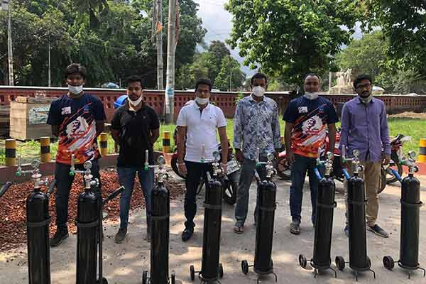 জয় বাংলা অক্সিজেন সেবা' এগিয়ে নিতে ১০টি অক্সিজেন সিলিন্ডার উপহার | 543955