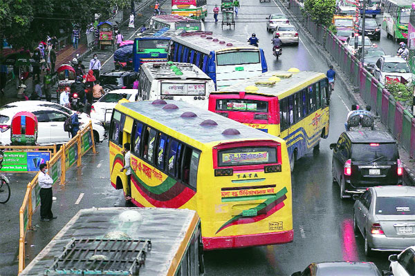 আবারও ঢাকায় পরিবহন নৈরাজ্য