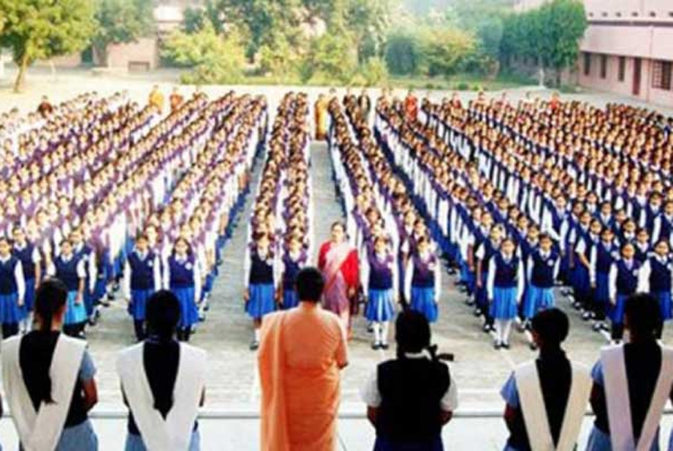 করোনা : শিক্ষাপ্রতিষ্ঠান ইস্যুতে বৈঠক রাতে, ঘোষণা কাল

